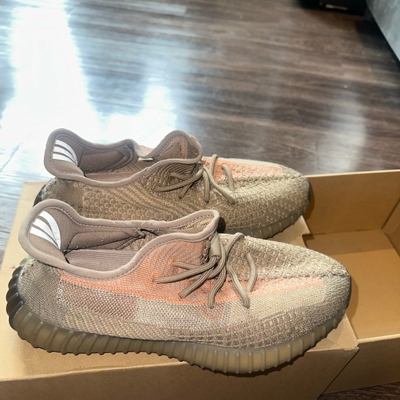 Yeezy Boost 350 V2’ Sand Taupe’